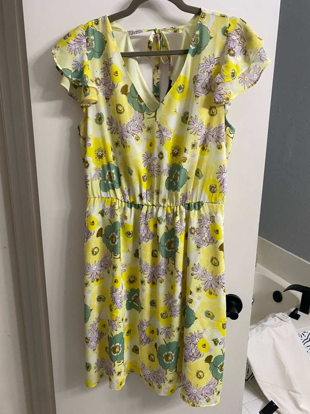 Ann Taylor Factory Yellow Floral Flutter-Sleeve V-Back Dress Size Medium